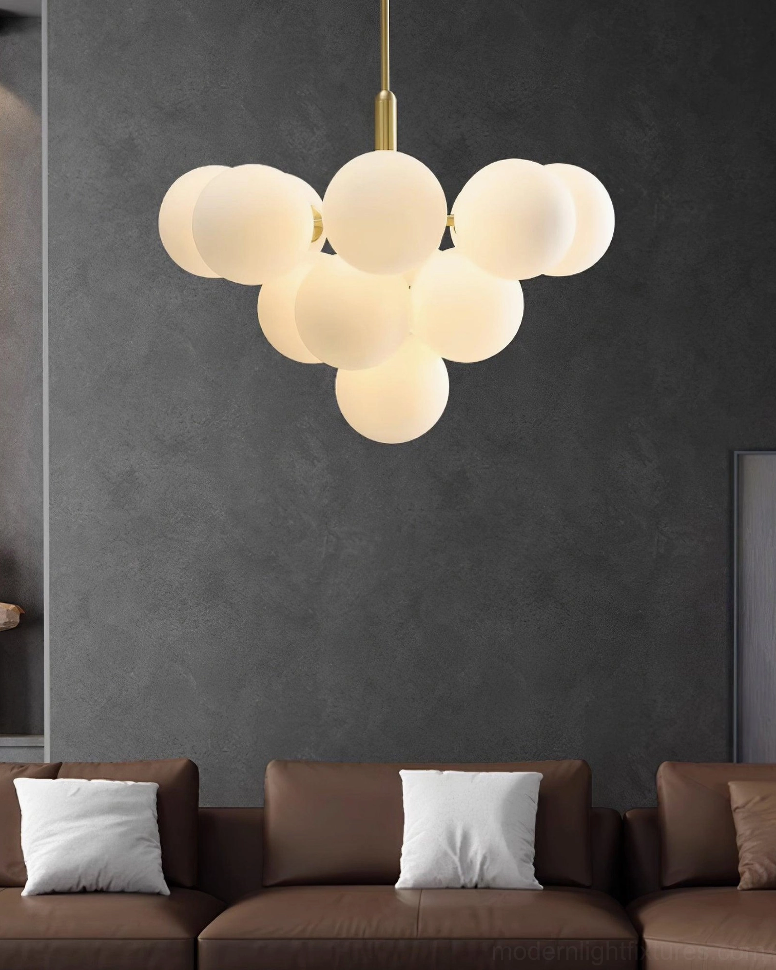 Glass globe cluster pendant light room ambiance modern lighting atmosphere