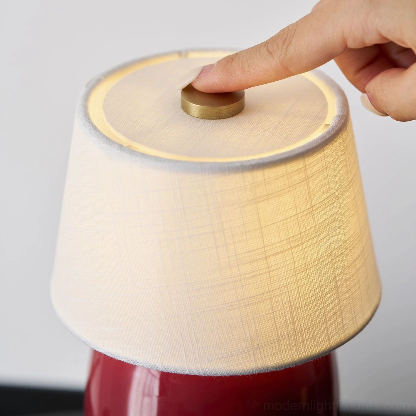 Marie ceramic table lamp with three-color changing LED modes – warm white, cool white, and soft amber settings