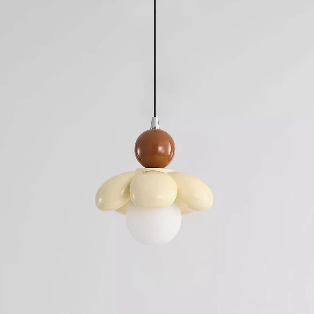 Maru Flower Pendant Lamps collection in various finishes, modern lighting solutions