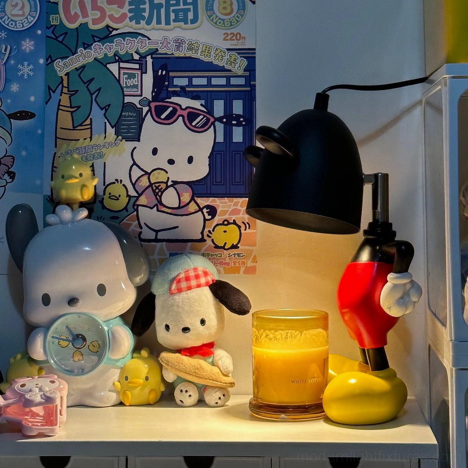 Mickey candle warmer lamp anime collector display with yellow candle and plush toys