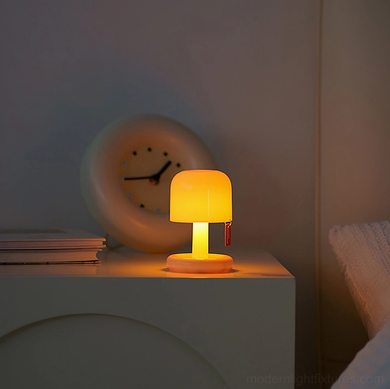 Mini Mushroom Lamp milky finish - Push-button on-off control detail