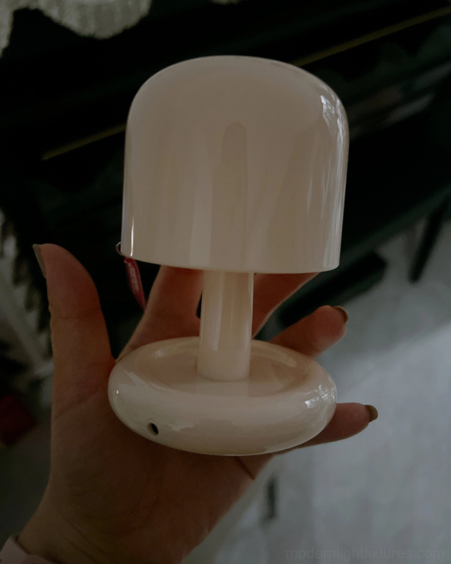 Glowing Mini Mushroom Table Lamp - Warm 3000K ambient lighting effect