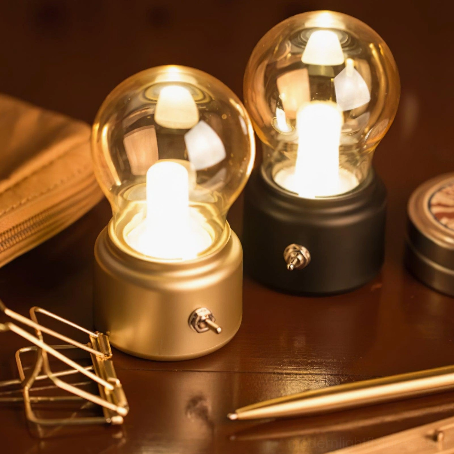 Compact USB table lamp with lever switch control and built-in charging port at base