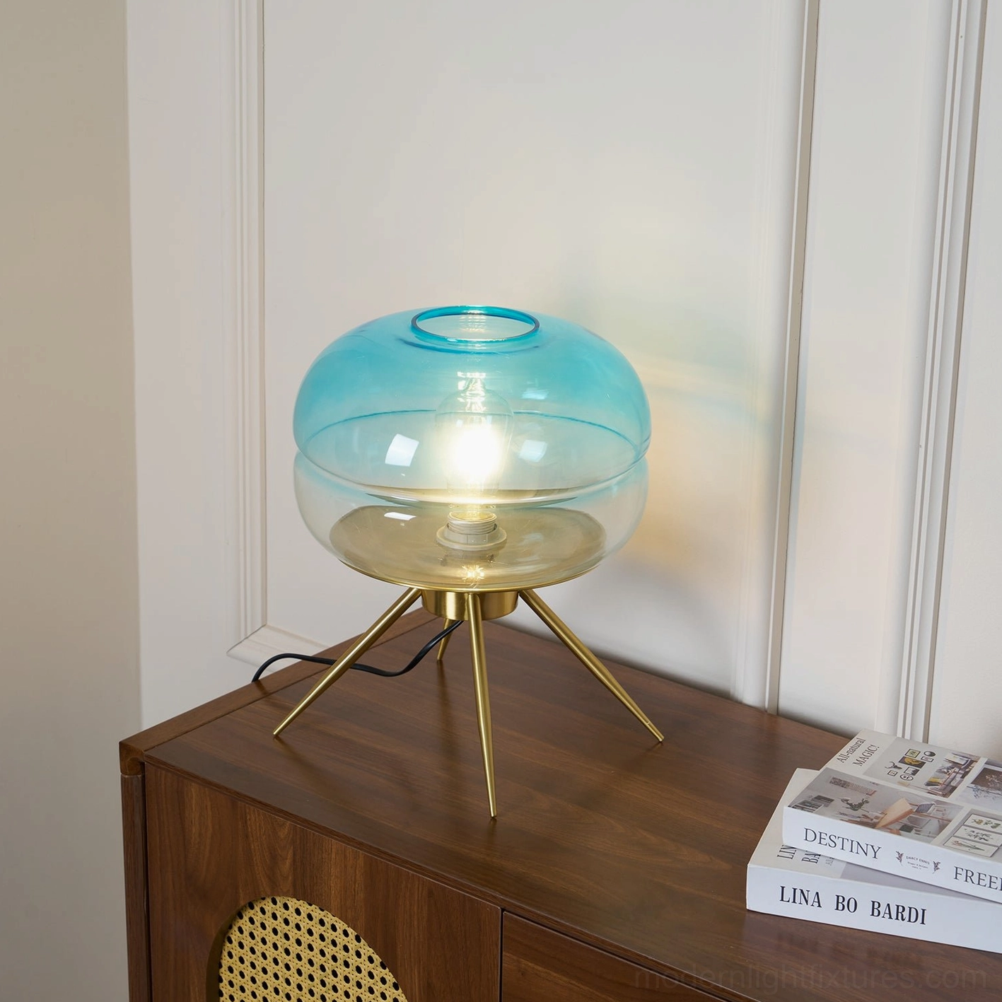 Moda table lamp complete product showcase featuring all construction materials and assembly quality