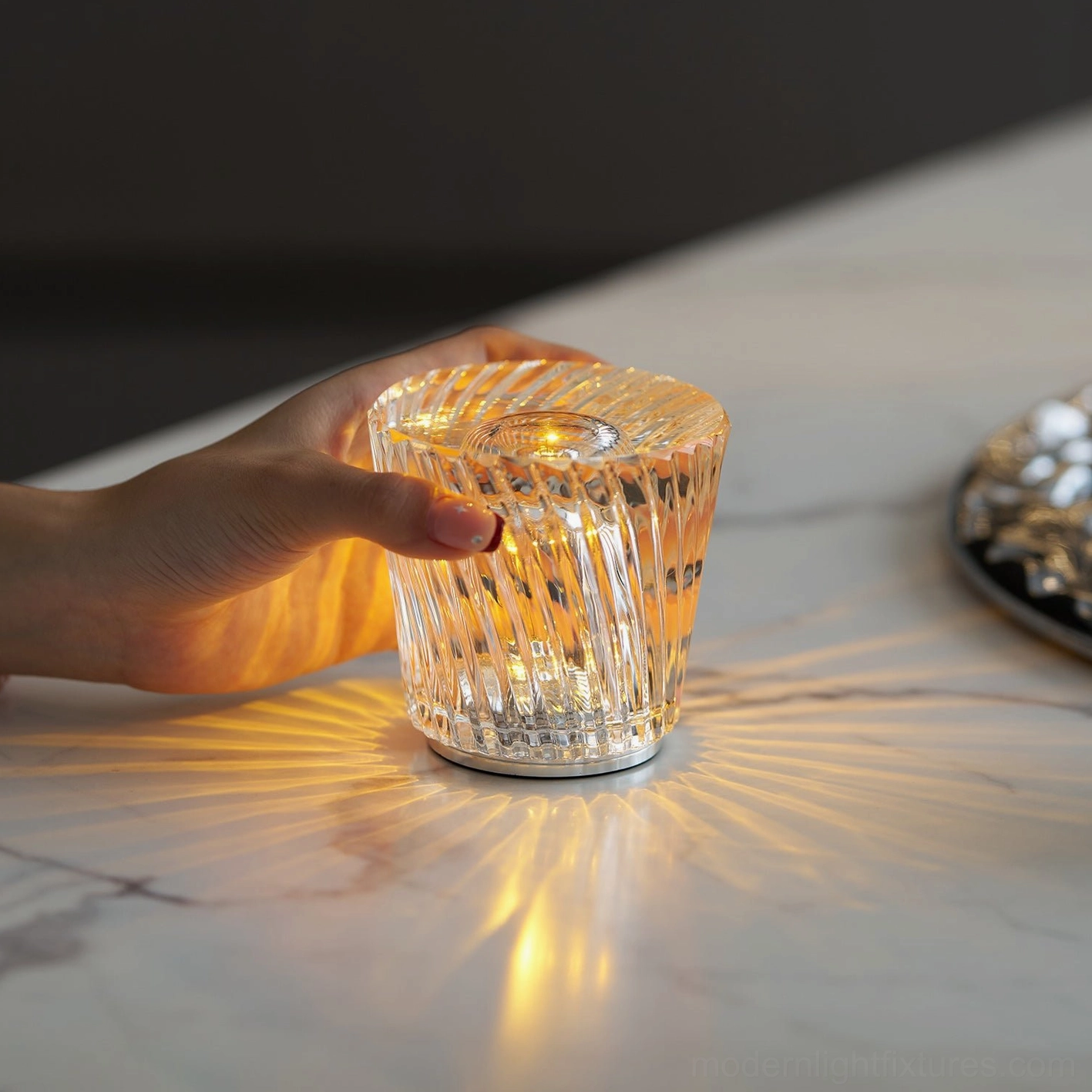 Modern crystal diamond table lamp with geometric faceted structure, warm 3000K LED light, cordless rechargeable battery design
