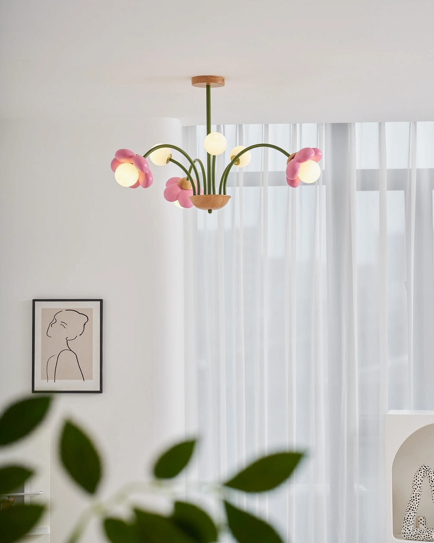 Modern flower ceiling light with artistic petal arrangement and metal framework construction detail