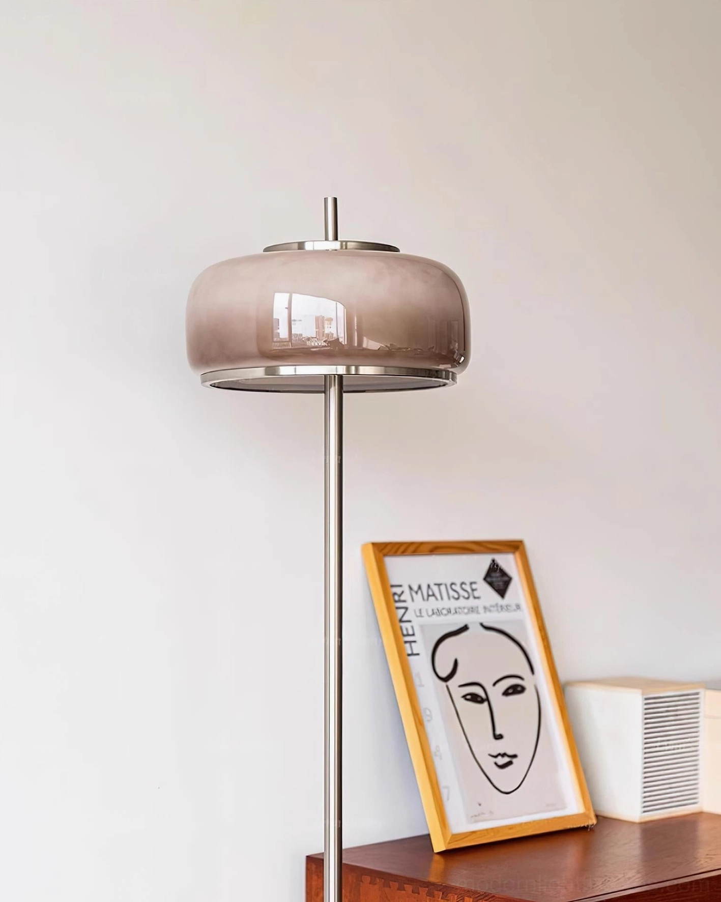 Modern mushroom floor lamp with marble base - detail view of premium materials and frosted glass dome construction