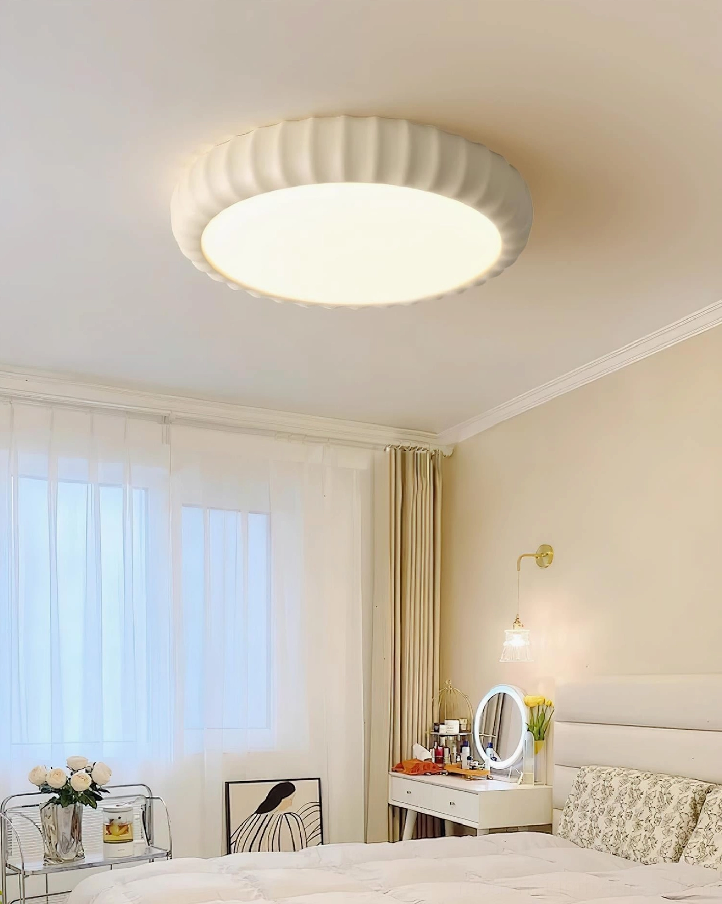 Damp-rated ceiling light fixture suitable for bathroom and covered outdoor areas