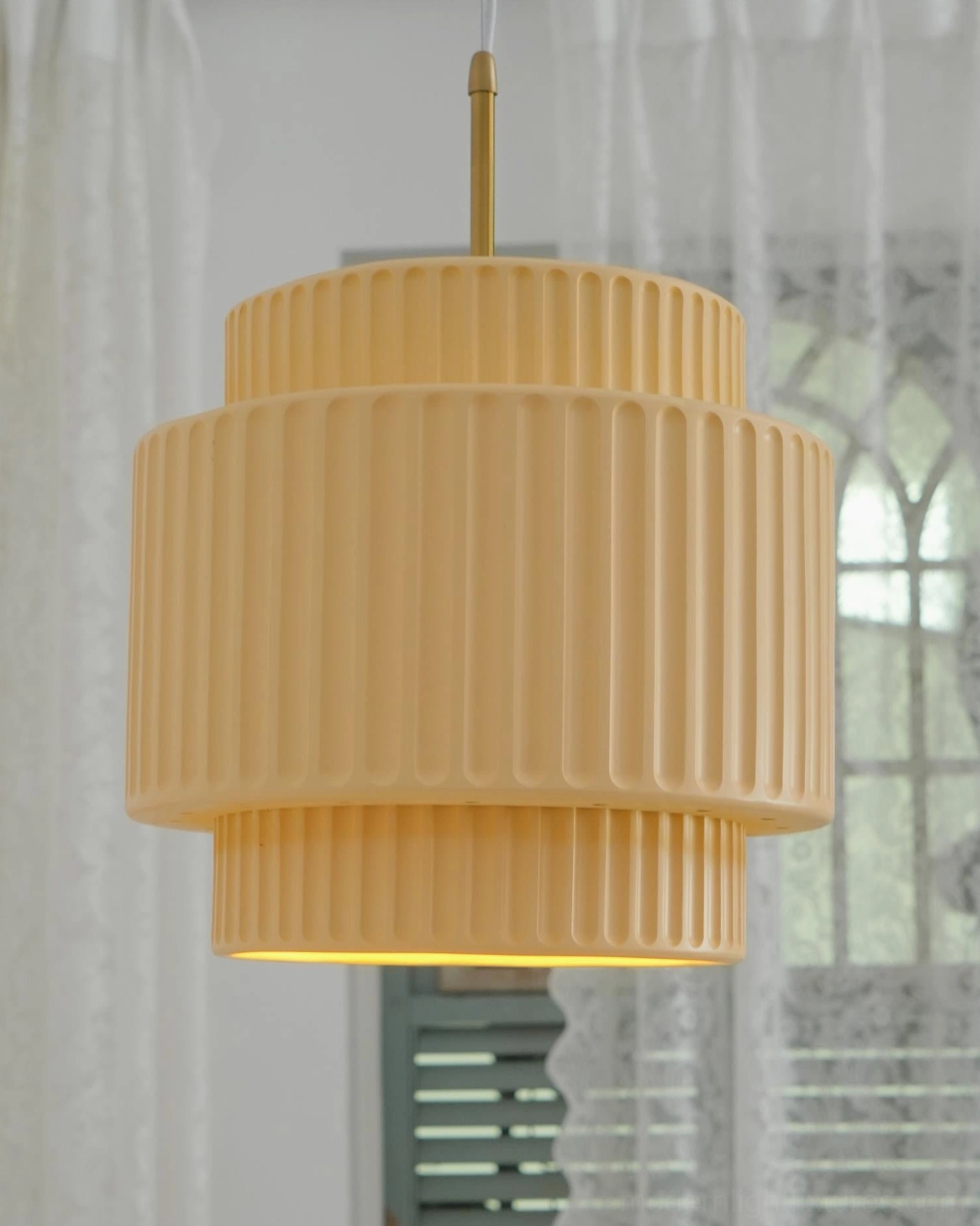 Nyla pendant light electrical specifications, socket bulb compatibility information
