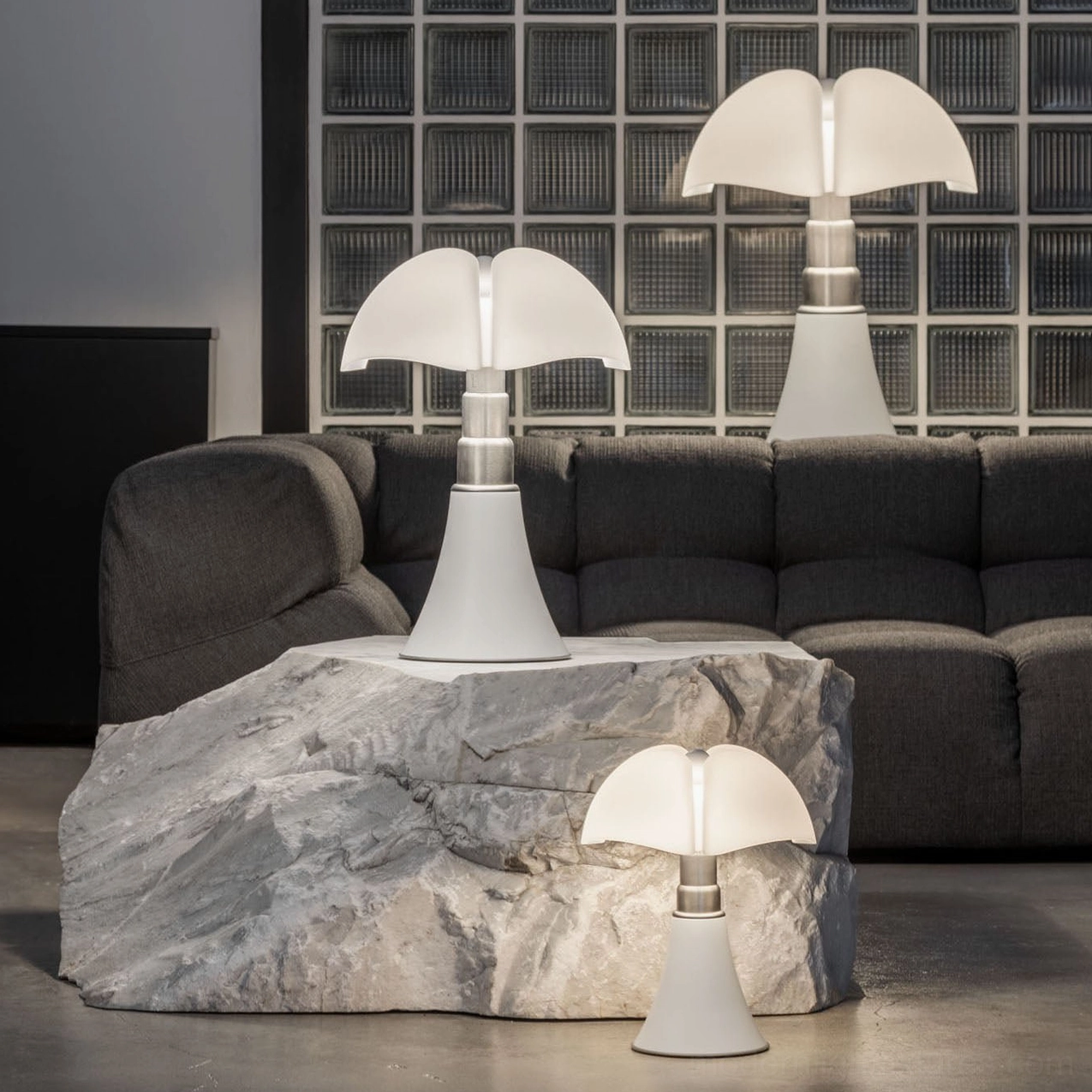 Petalica modern petal design table lamp close-up of shade and base construction metallic details