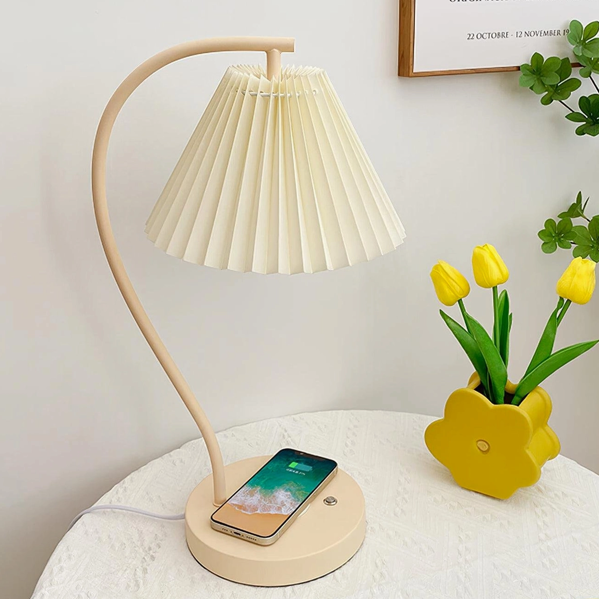 Pleated table lamp specifications showing dimensions and technical details