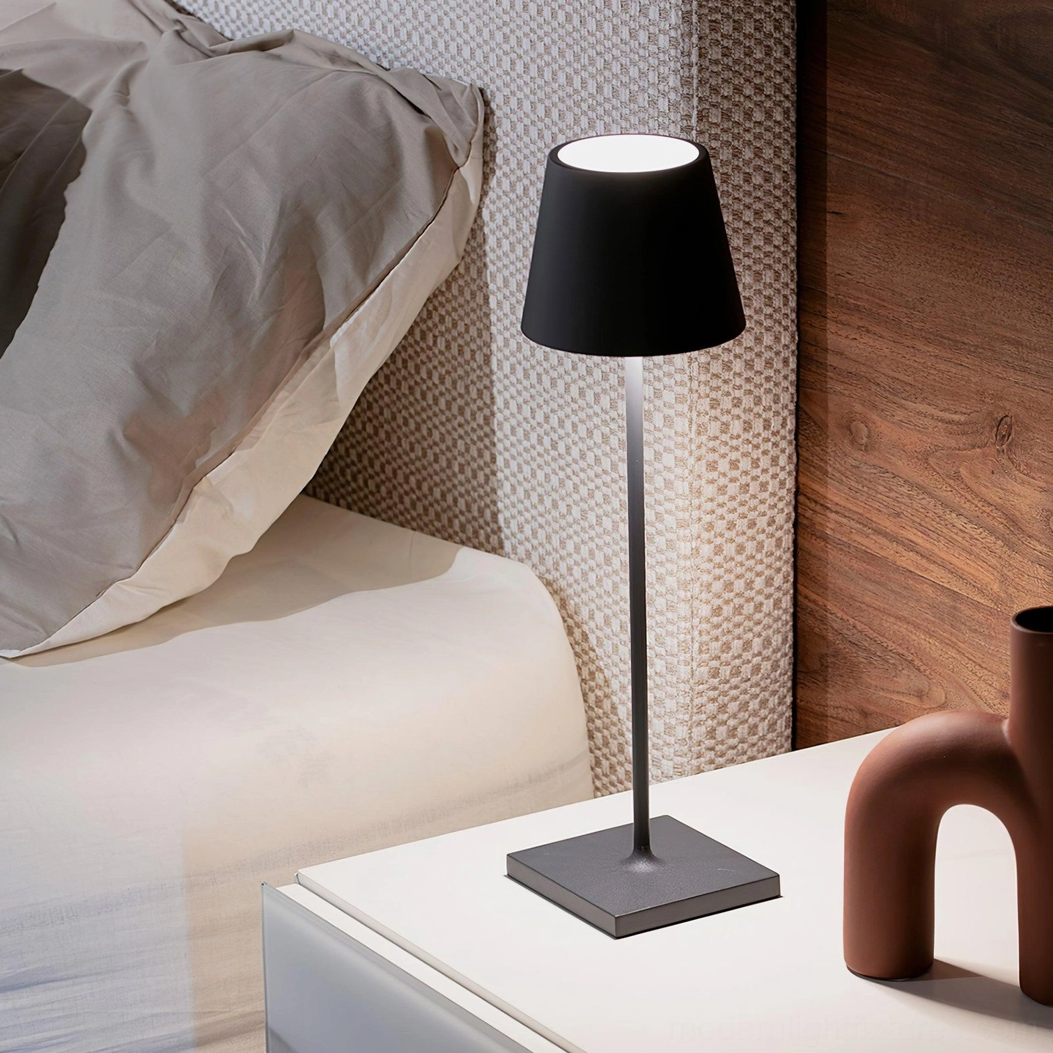Modern table lamp acrylic aluminum alloy materials premium construction quality
