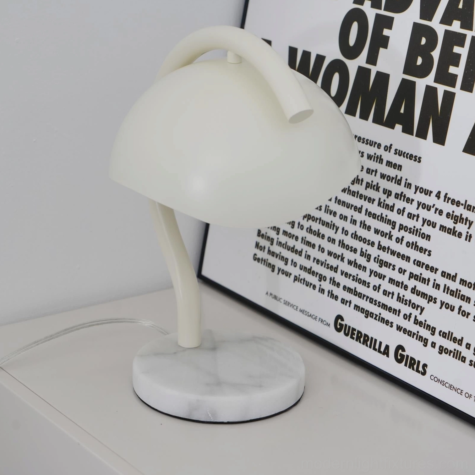 Premium metal body and alabaster construction candle warmer lamp with integrated non-replaceable LED design