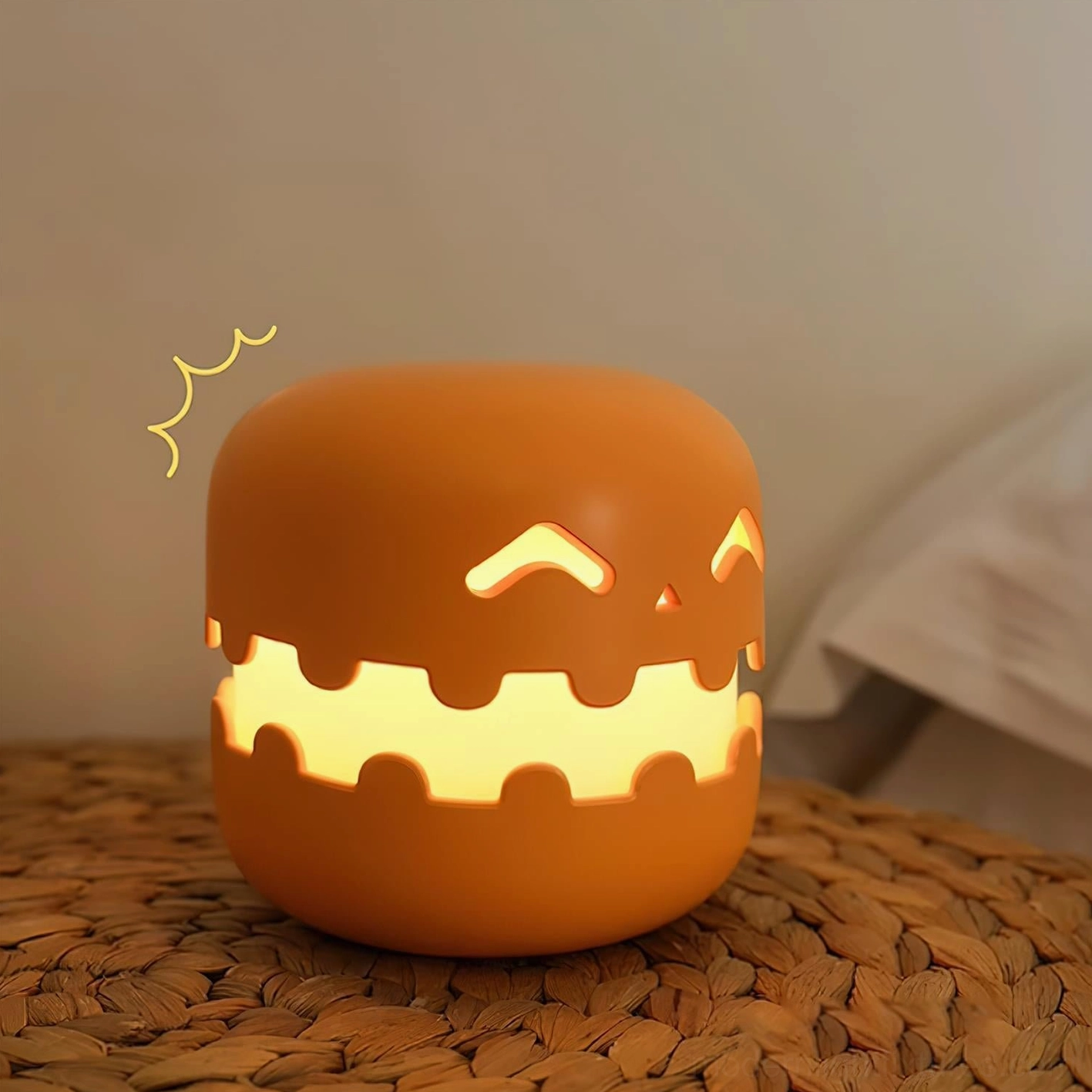 Pumpkin Halloween lamp with ABS durable construction, 50000 hour LED lifespan