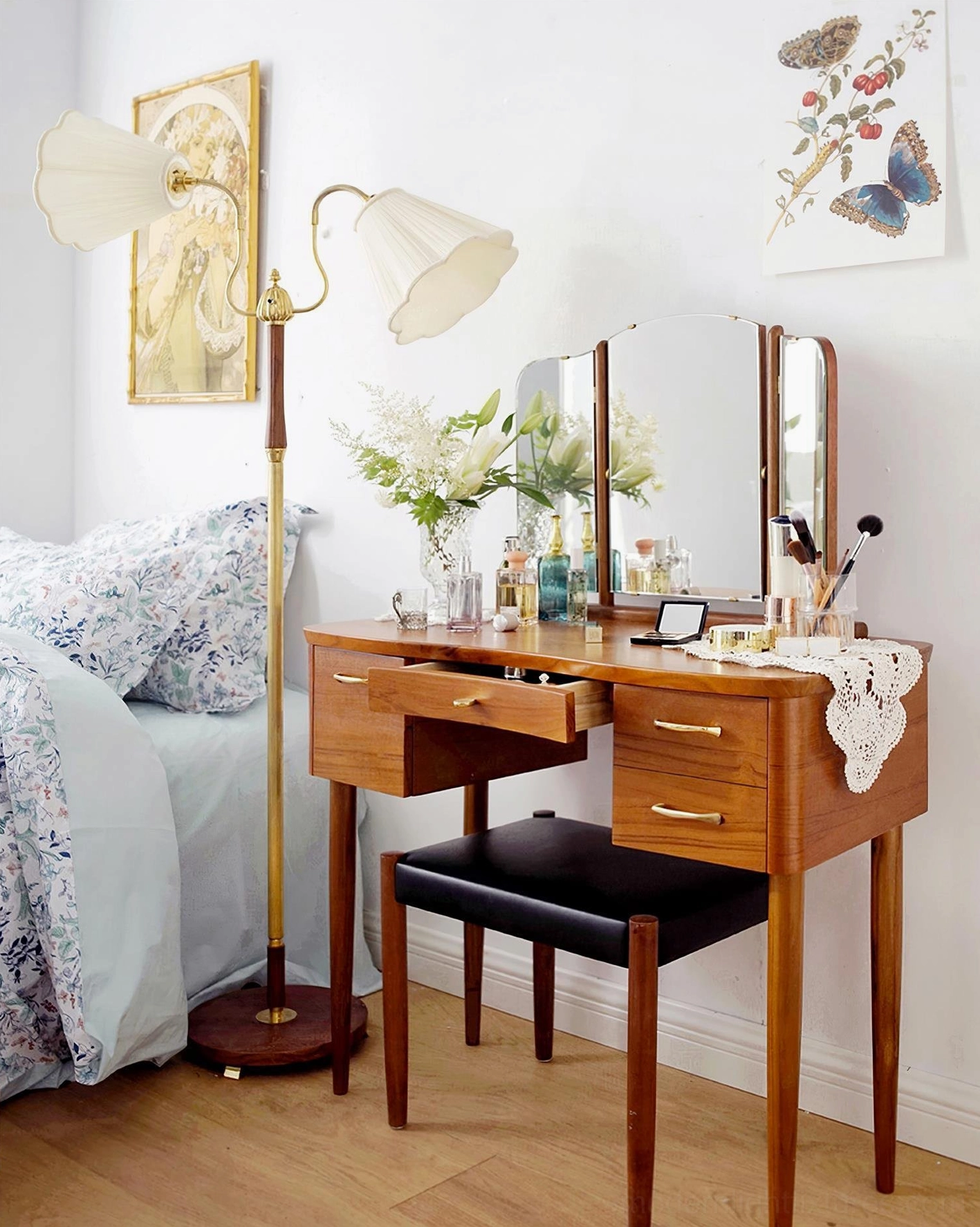 Ramira mid-century modern floor lamp base and weighted footprint design for stability