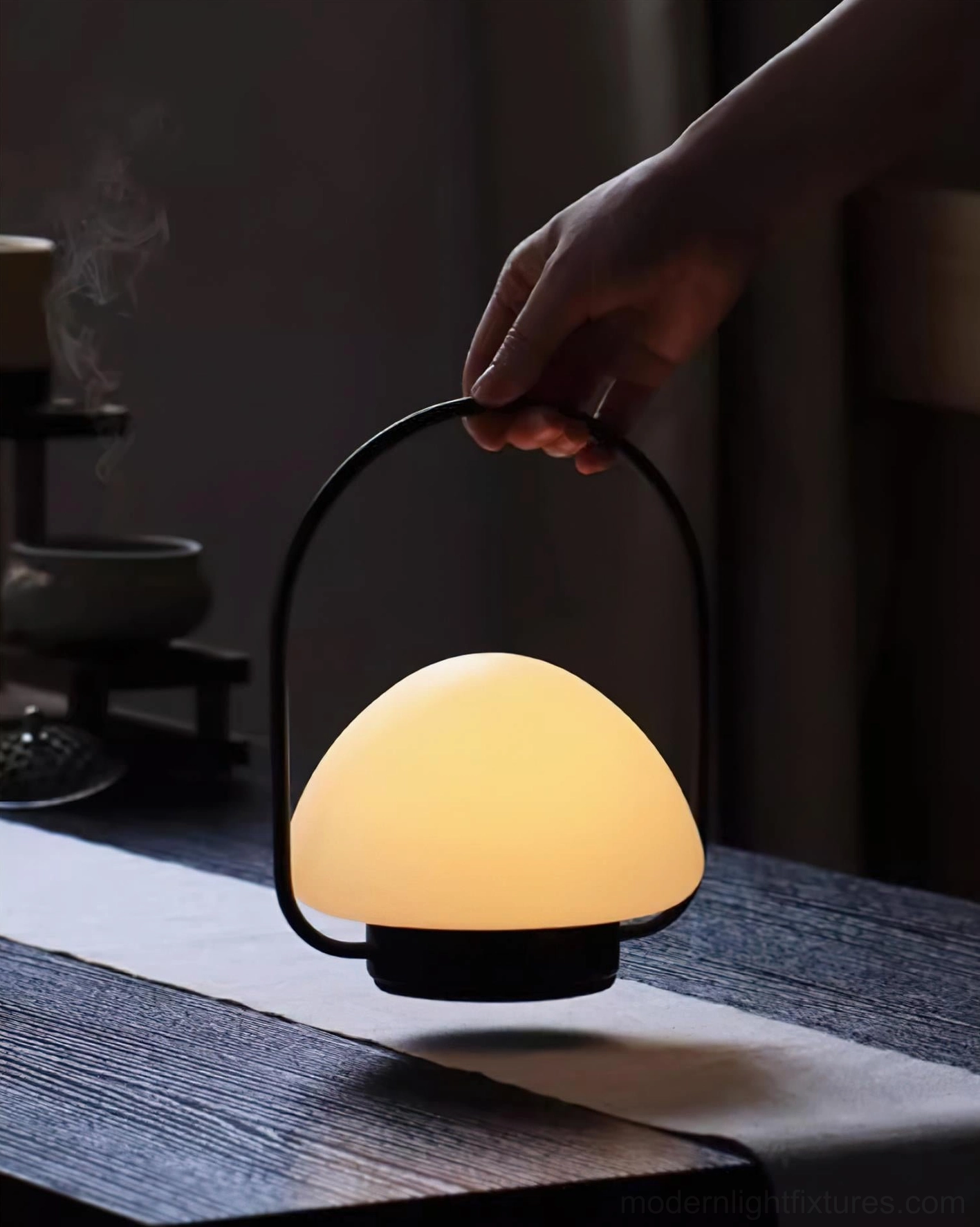 Rechargeable cordless portable lamp, integrated LED design 50000 hour lifespan, contemporary lighting solution