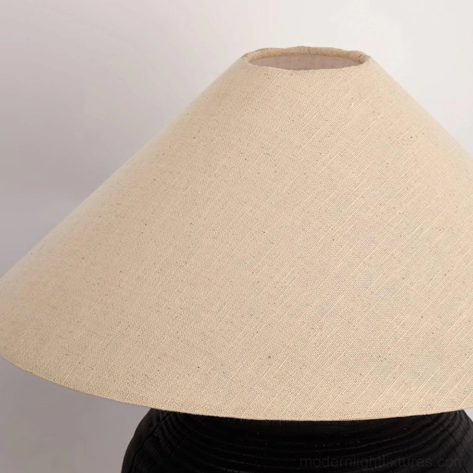 Black resin table lamp E26 E27 socket compatibility specification