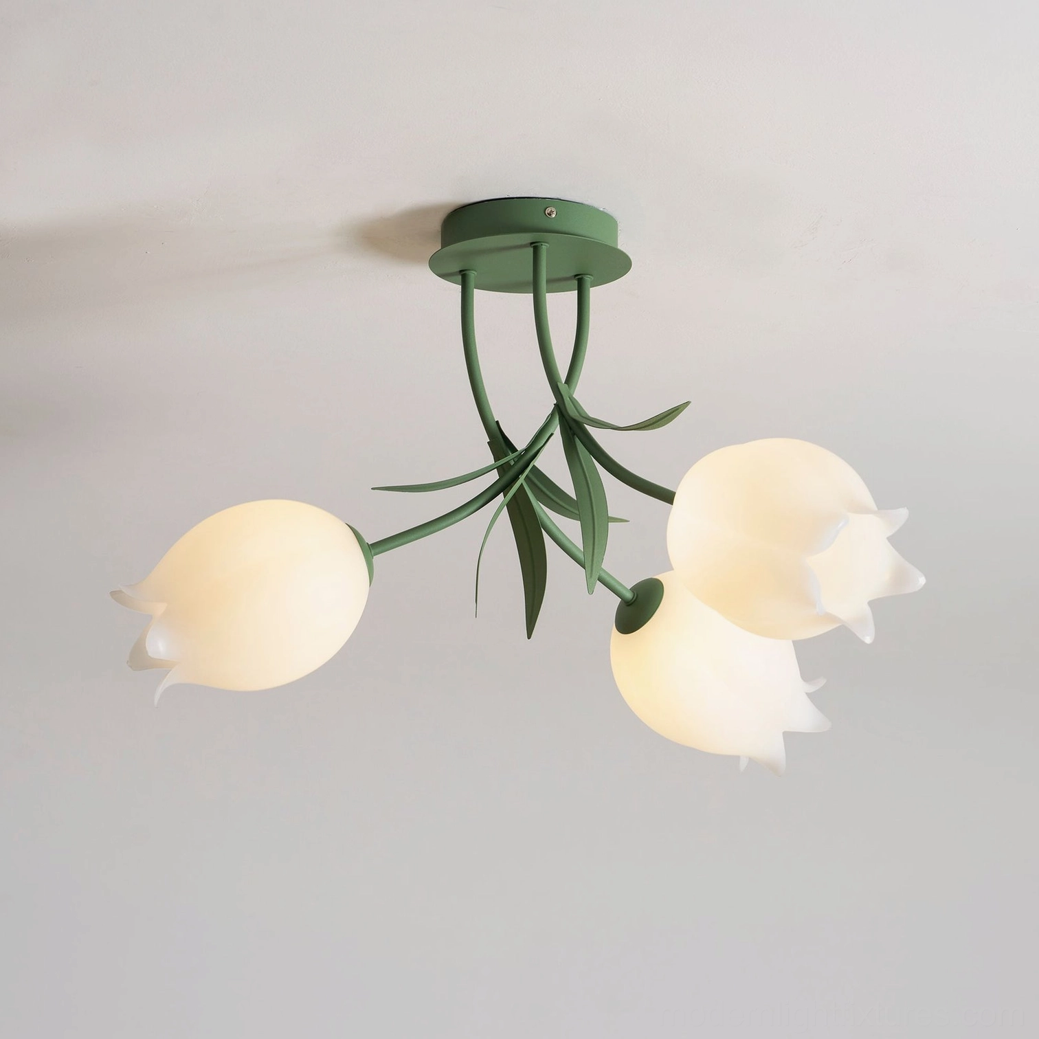 Ricko 3-head lily ceiling light room ambiance - warm lighting atmosphere home décor styling