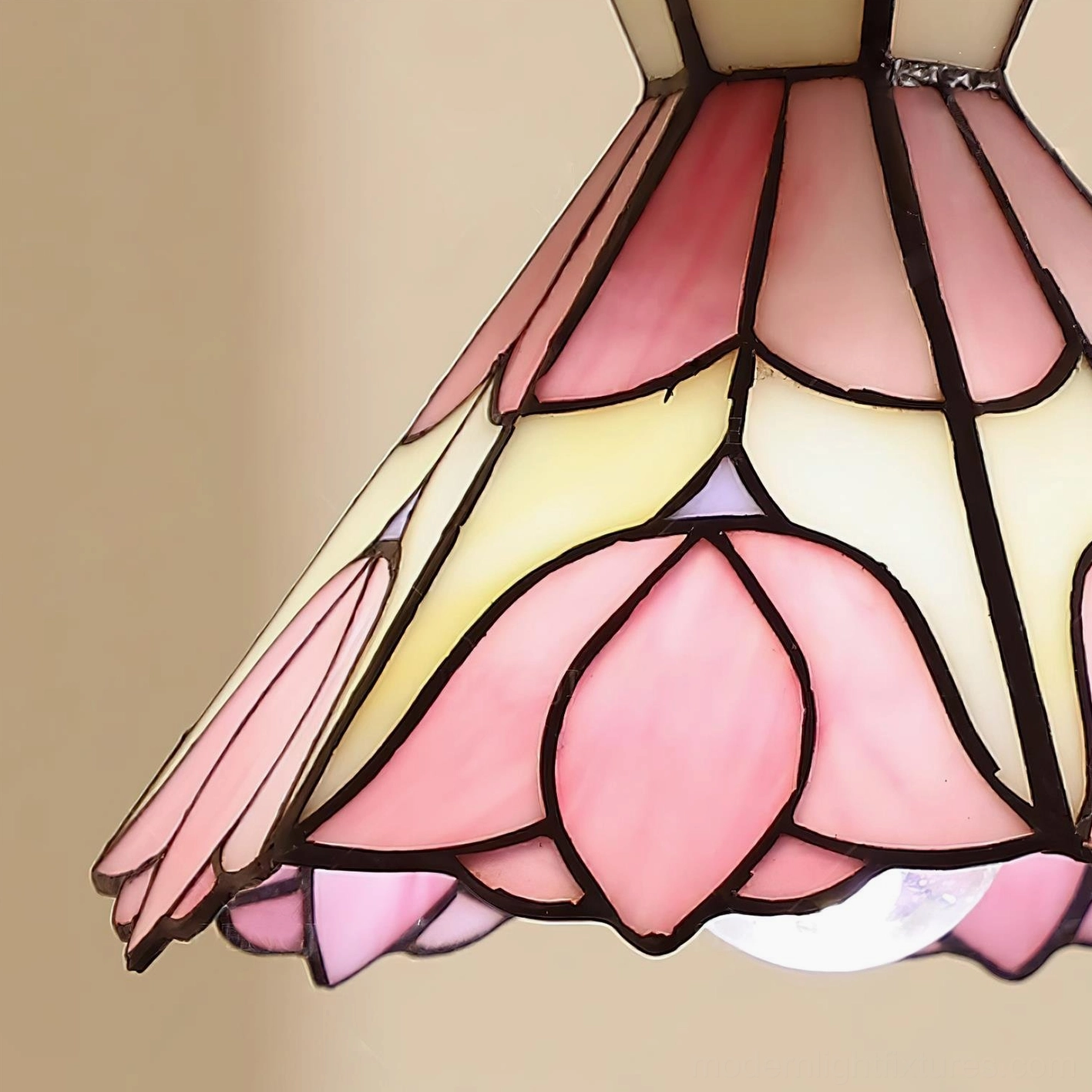 Serena Tiffany-style pendant light installation guide and mounting instruction reference
