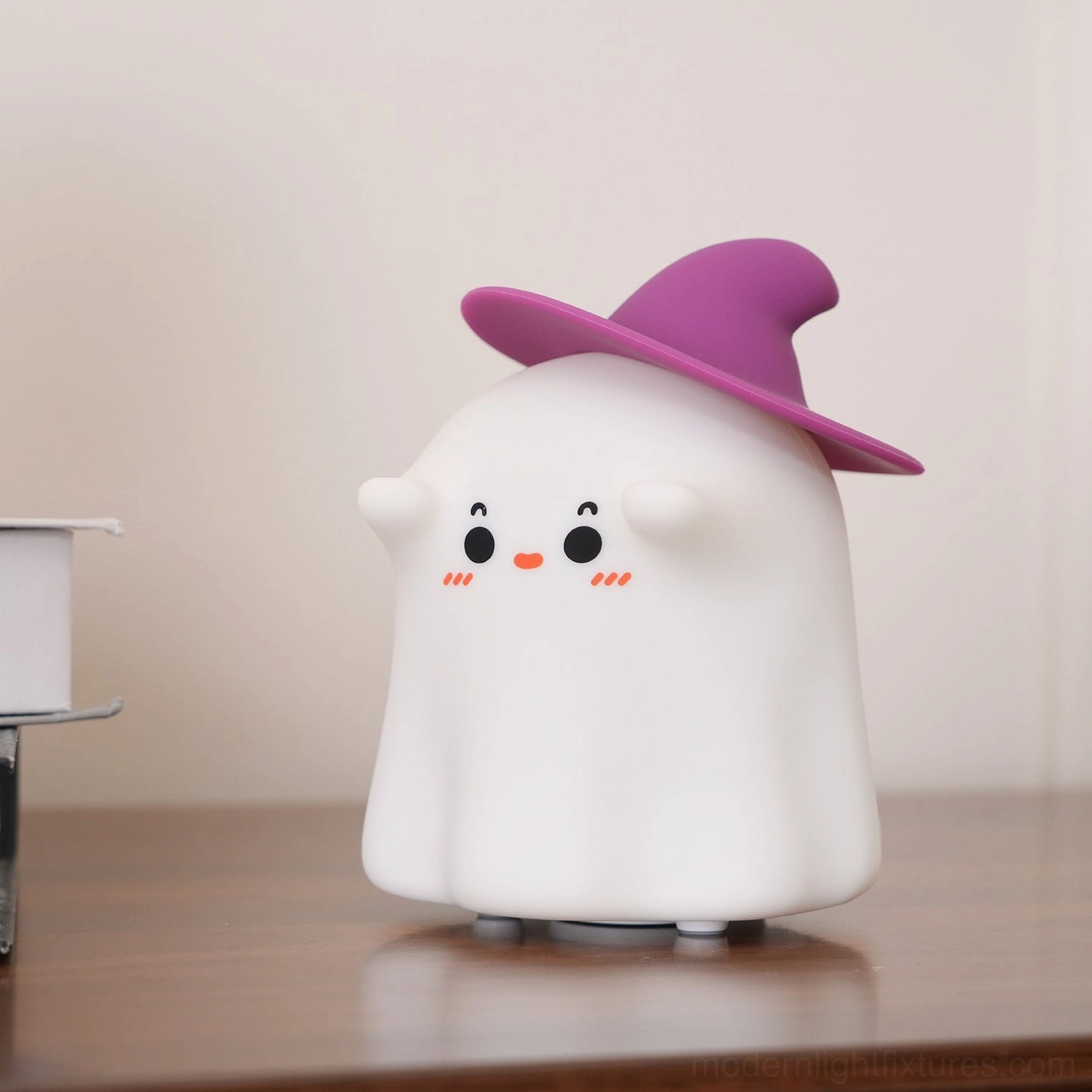 30-minute auto-shutoff timer feature enchanted witch ghost night light