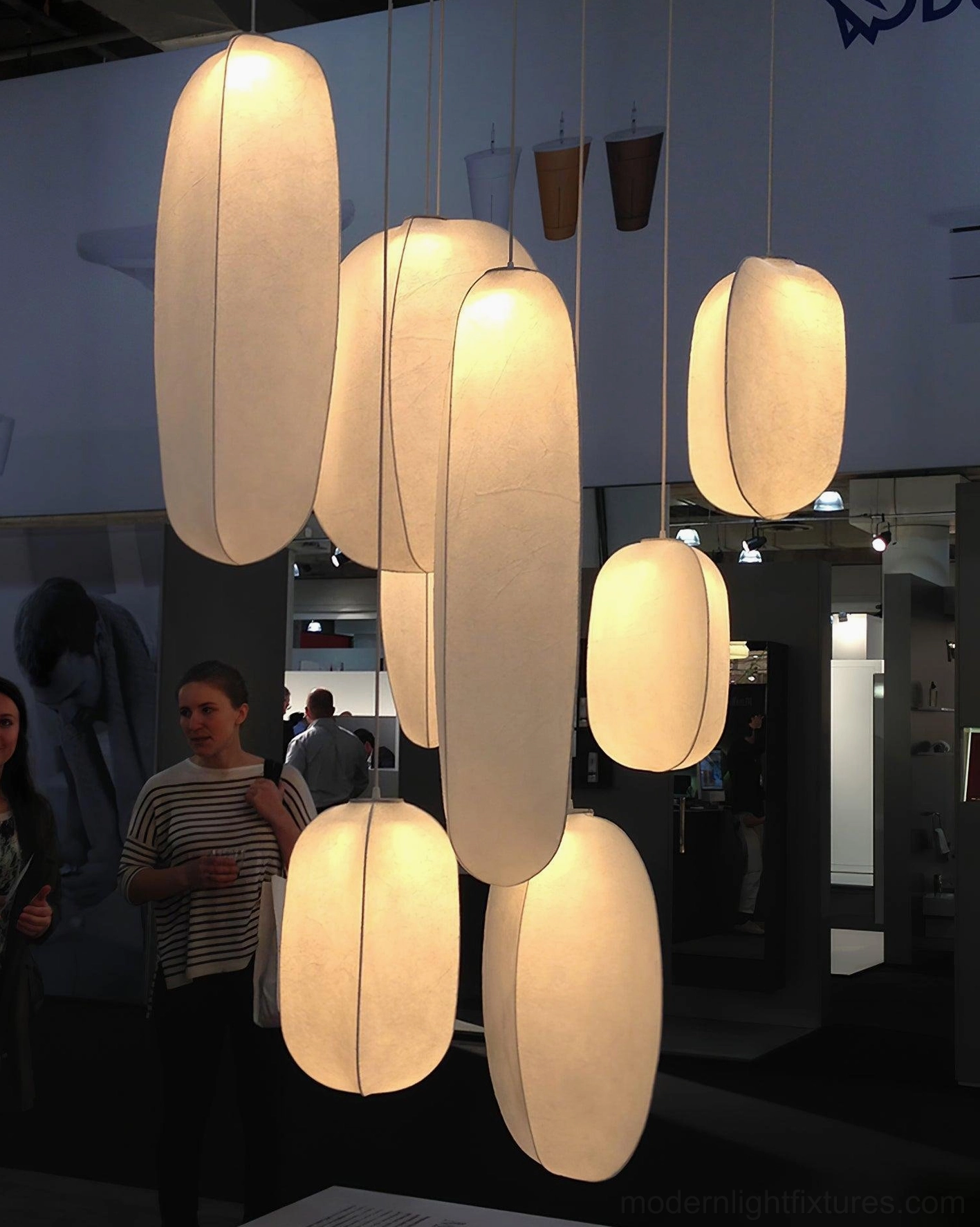 Solaria multi-size fabric pendant lamps exhibition display various dimensions