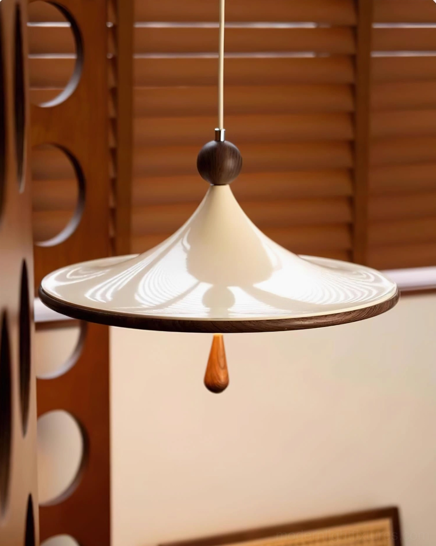 Spinora pendant light specifications and installation details, showing integrated LED technology and warm white 3000K color temperature