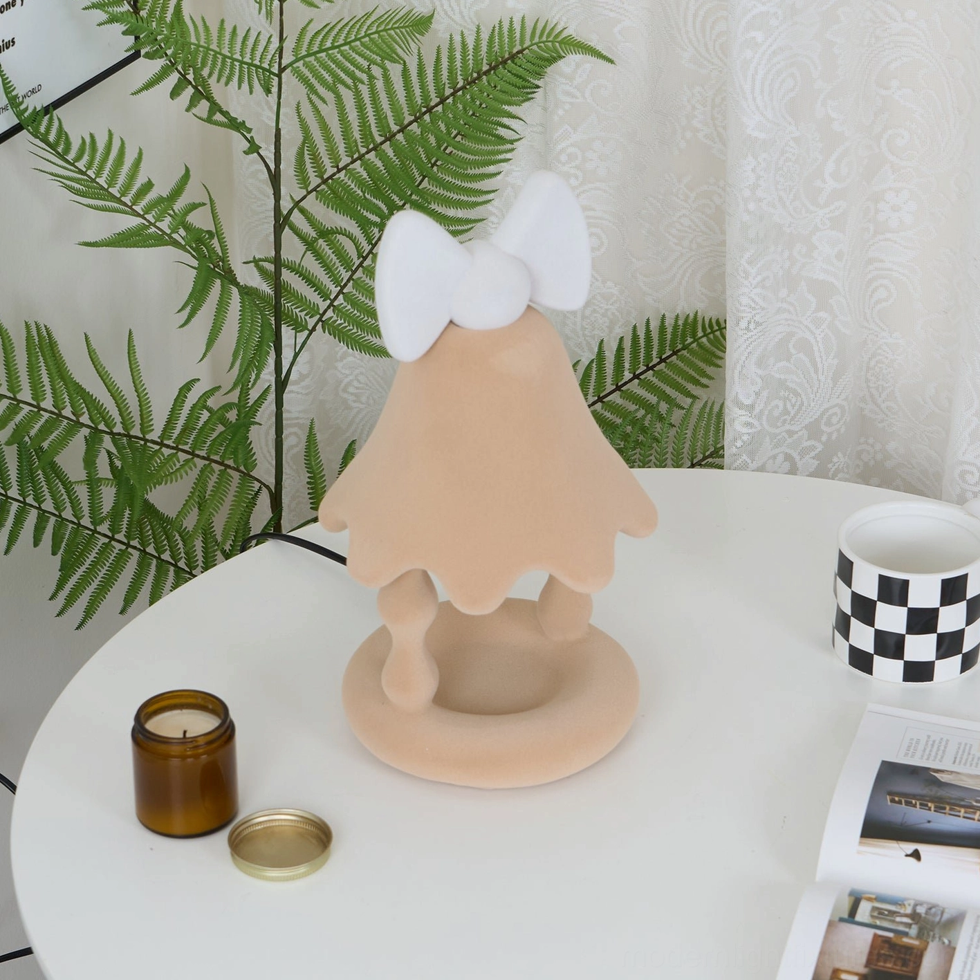 Stacy candle warmer lamp demonstrating halogen bulb requirement for candle melting function and heat output specifications