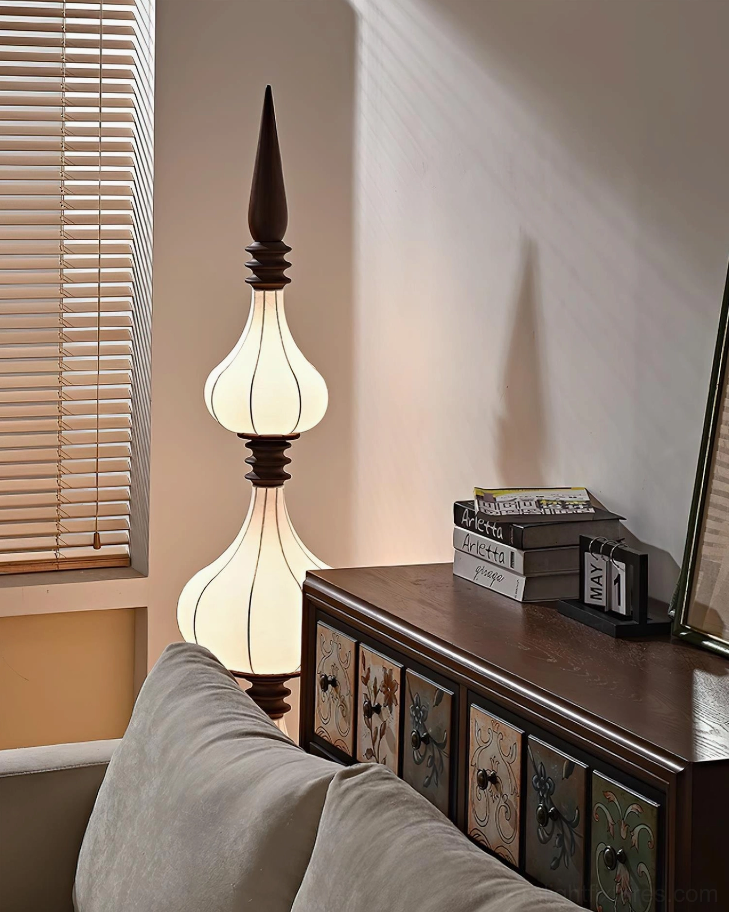 Sultano mid-height two-tier gourd floor lamp with 120cm dimension in neutral interior styling