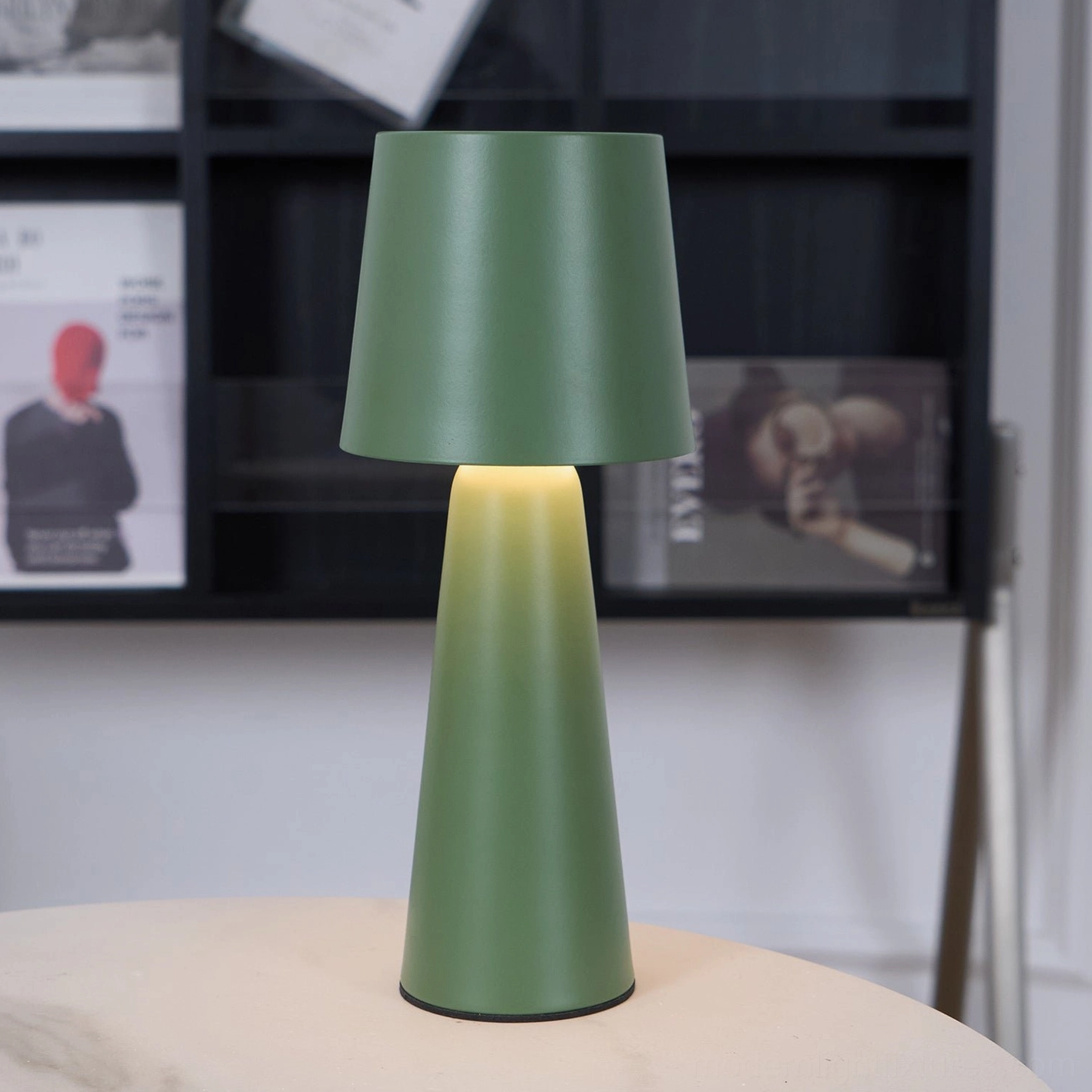Tapered table lamp built-in USB charging port base detail feature showcase