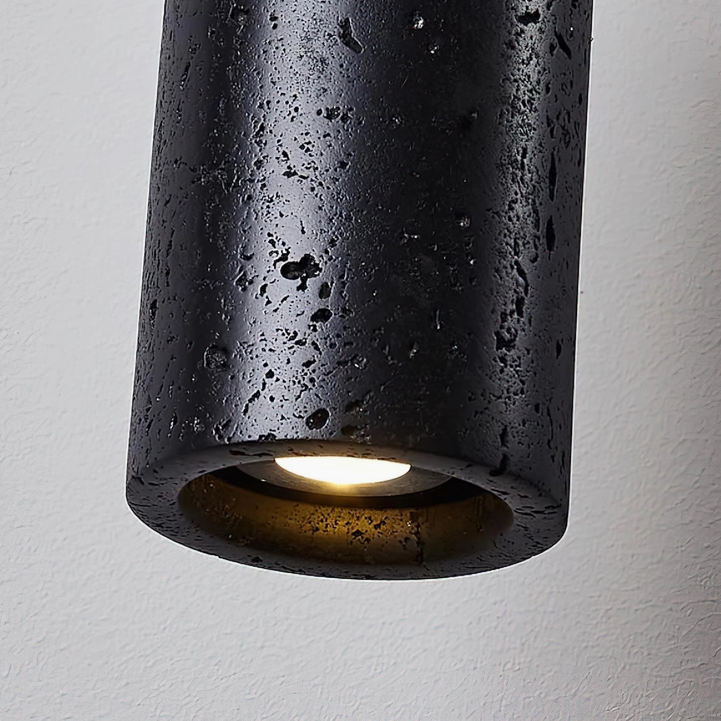 Tavolo travertine stone pendant light color comparison beige black finishing options