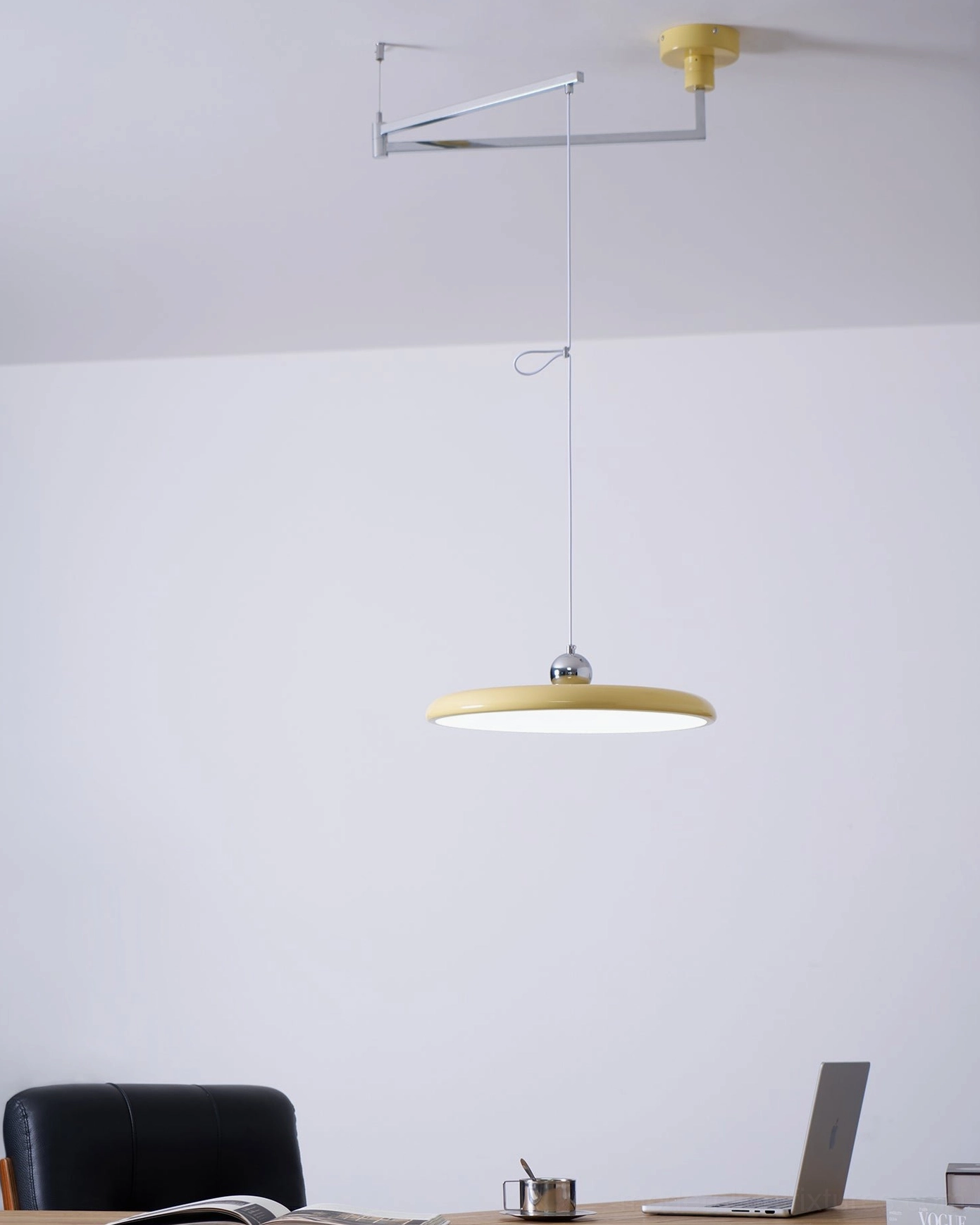 Tizio disc pendant light color temperature options including warm neutral and daylight