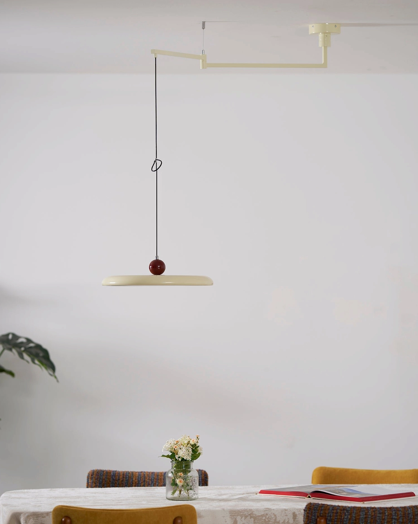 Tizio pendant light installation guide showing ceiling compatibility and mounting hardware