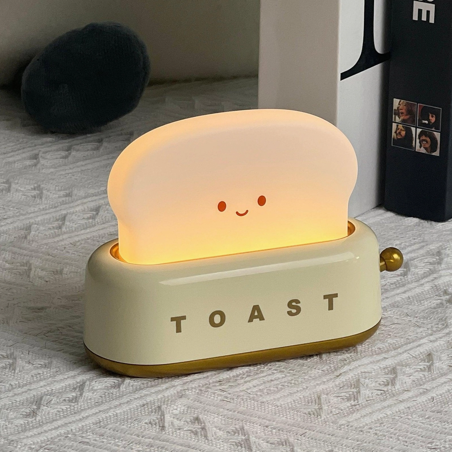 Toaster-inspired table lamp design paying homage to vintage 1950s kitchen appliance styling