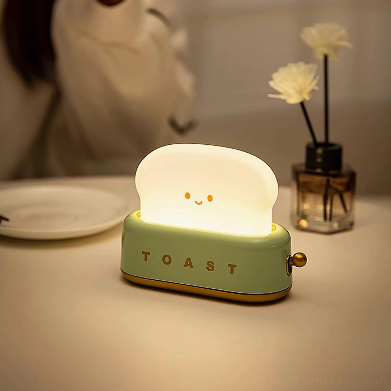 Retro toaster-style table lamp with integrated LED showing no maintenance long-lasting quality
