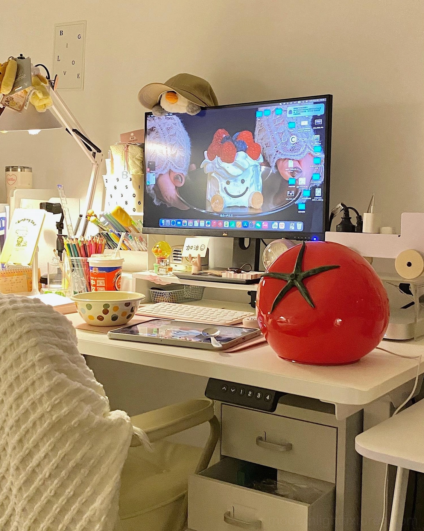 Tomato resin table lamp warm white LED glow interior lighting effect demonstration