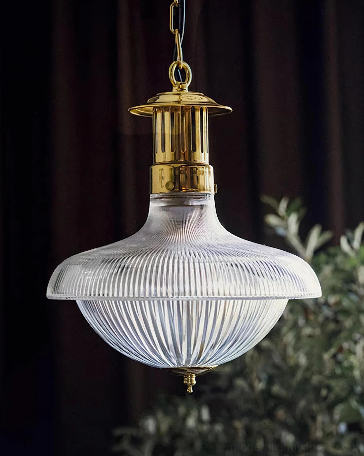 Torill rippled glass pendant lamp with brass finish, perfect for modern dining rooms, foyers, and contemporary interiors
