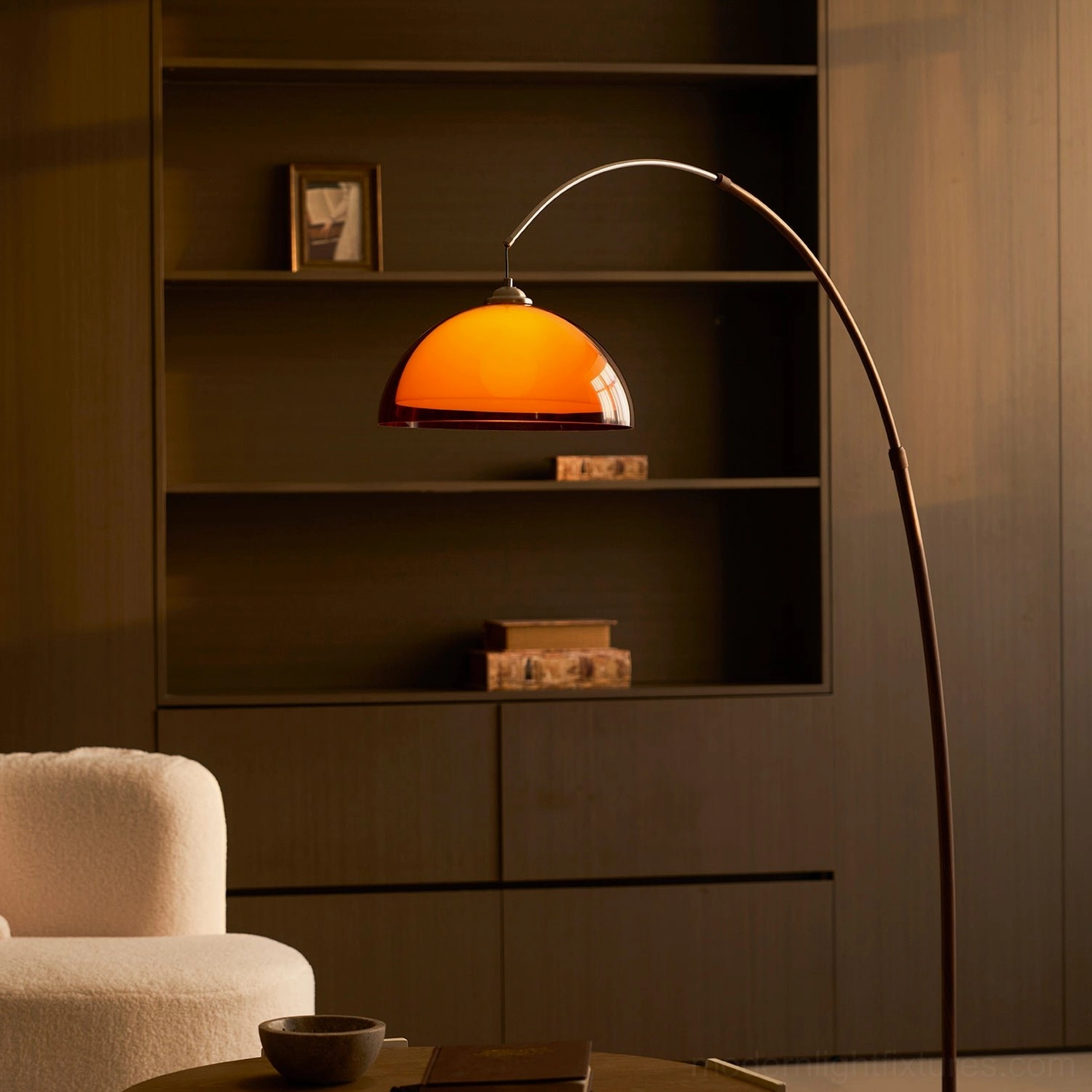 Ventoro floor lamp showing adjustable height feature with telescoping pole in extended position