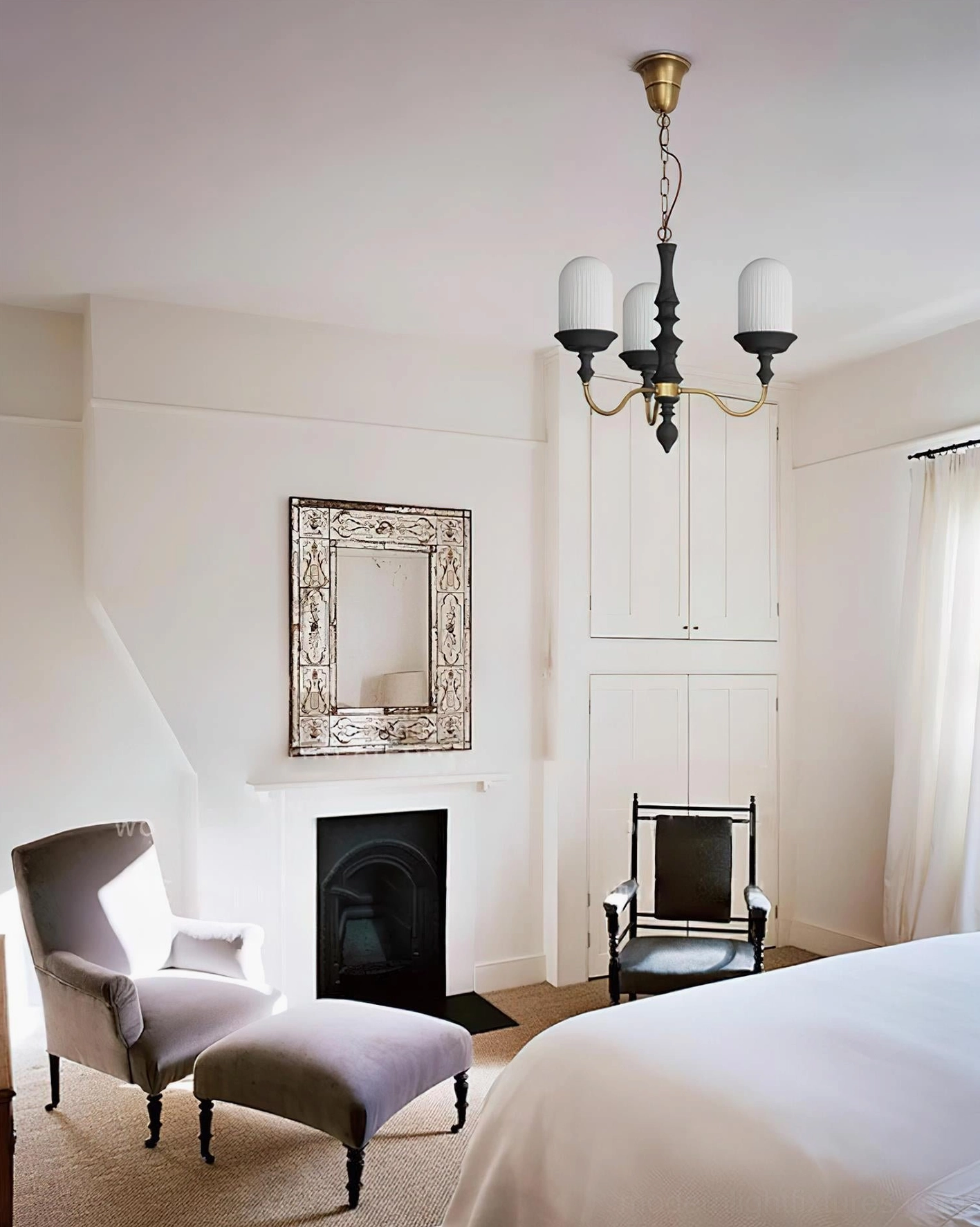 Veyra 3-arm chandelier black and brass frame minimalist bedroom pendant light