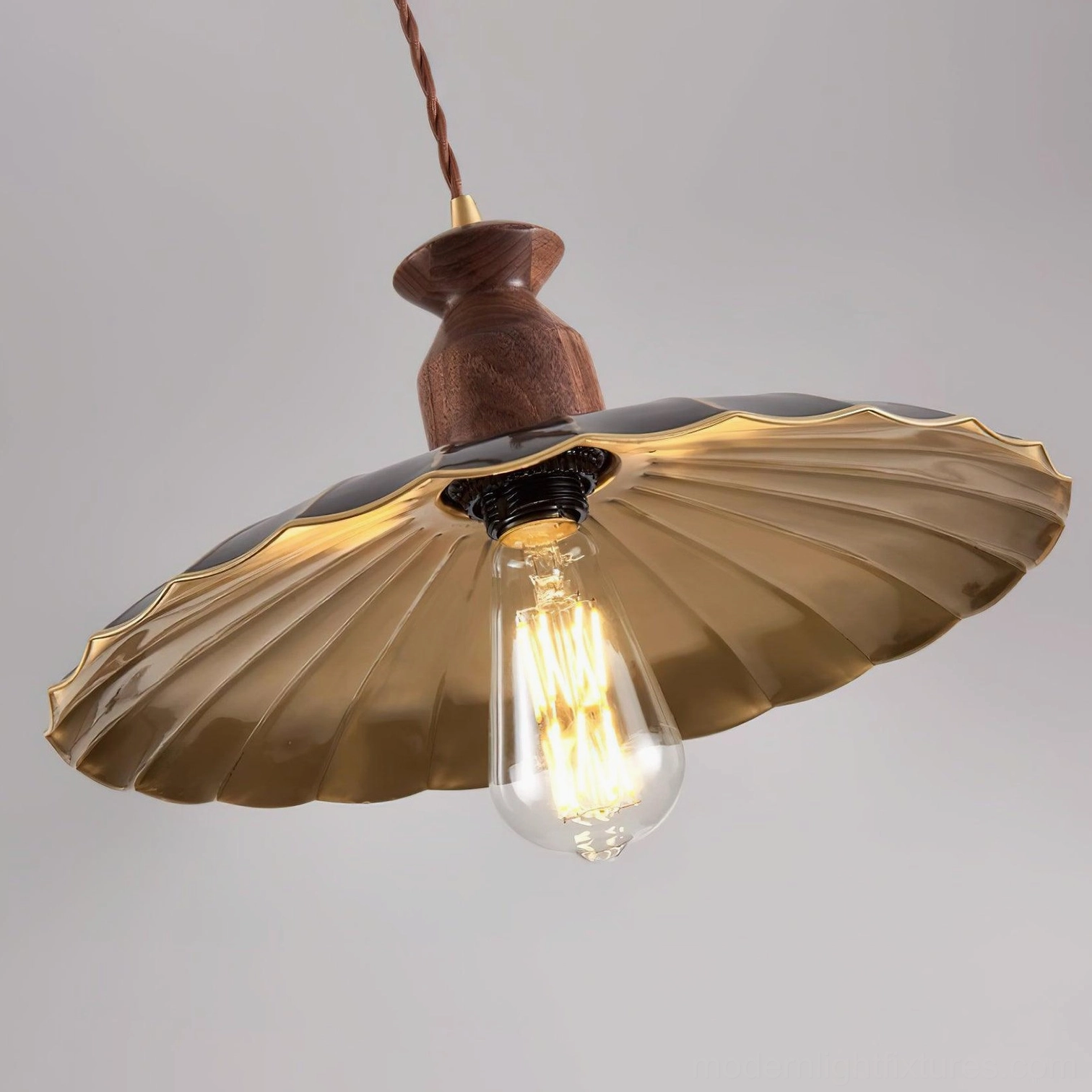Viana pendant light installation guide showing adjustable wire length and sloped ceiling compatibility features