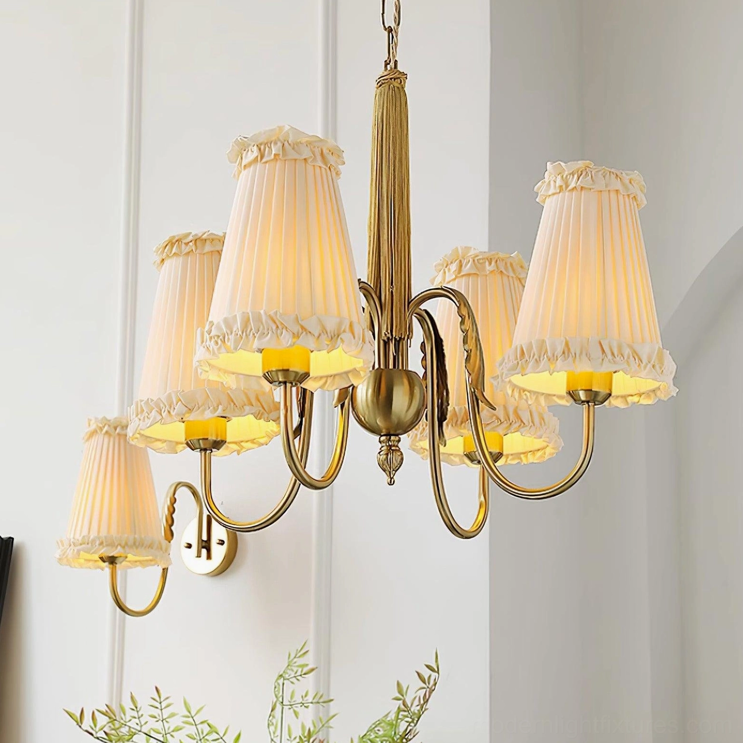 vintage gold chandelier dining room elegant table setting