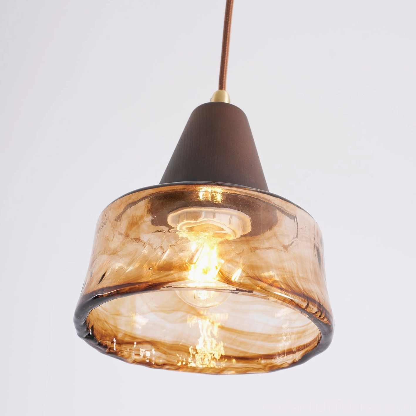 Vintage Murano glass pendant with universal voltage support