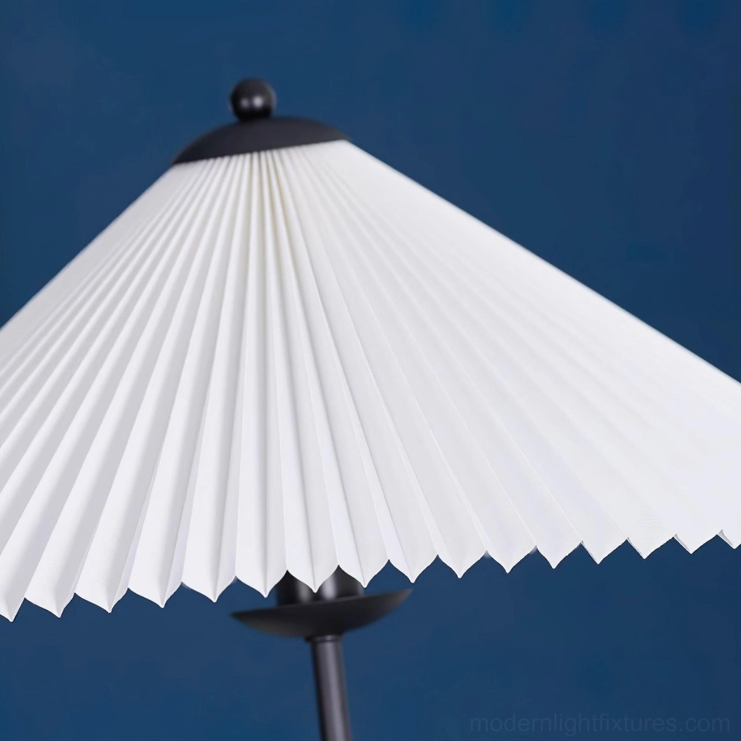 Wavy pole modern floor lamp with ambient lighting - artistic contemporary fixture for stylish interior spaces