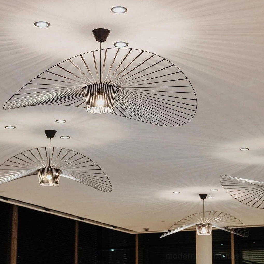 Pendant lamp suspension wire and adjustable cord length detail 150 cm maximum