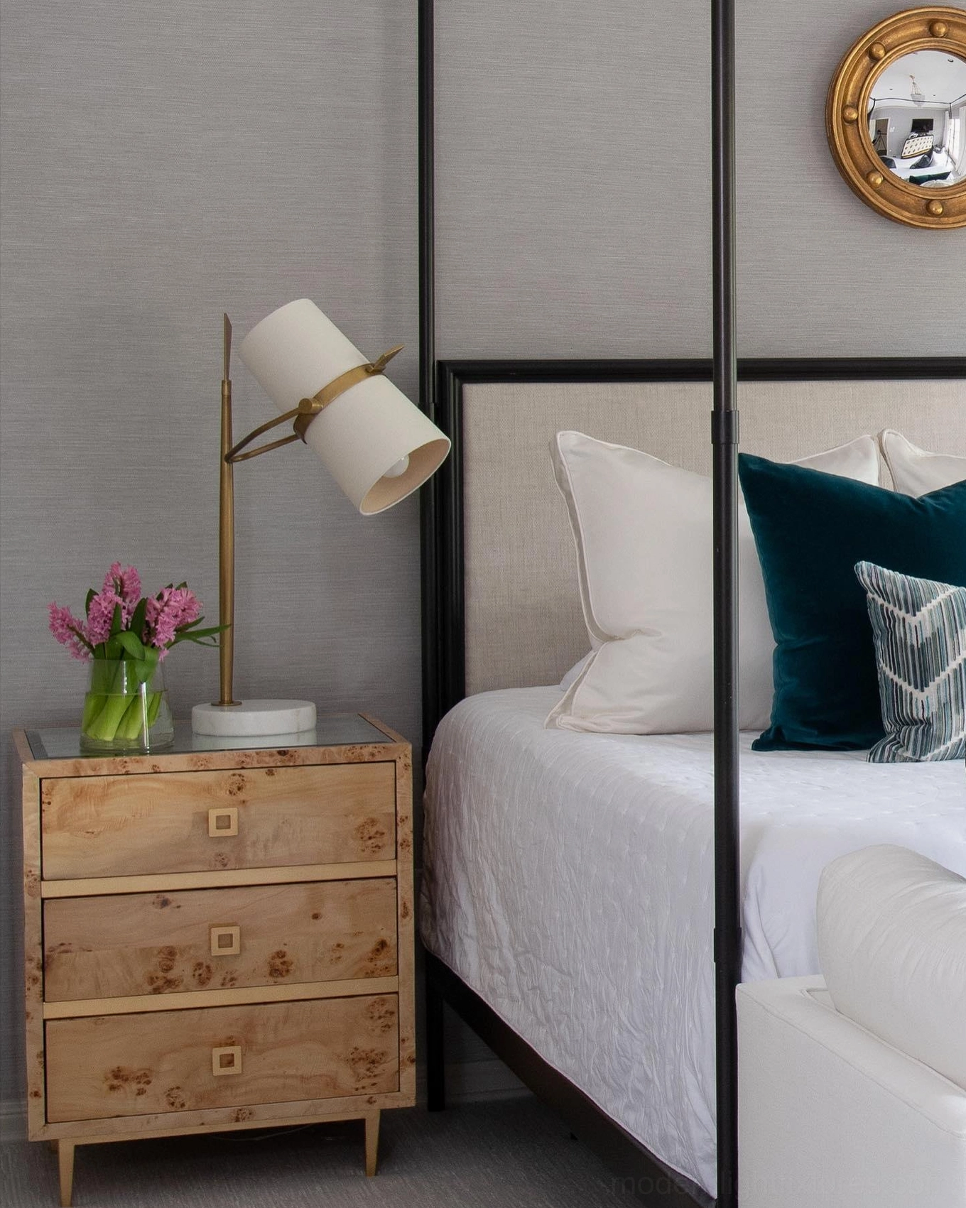 Yasmin table lamp energy-efficient LED bulb accommodation